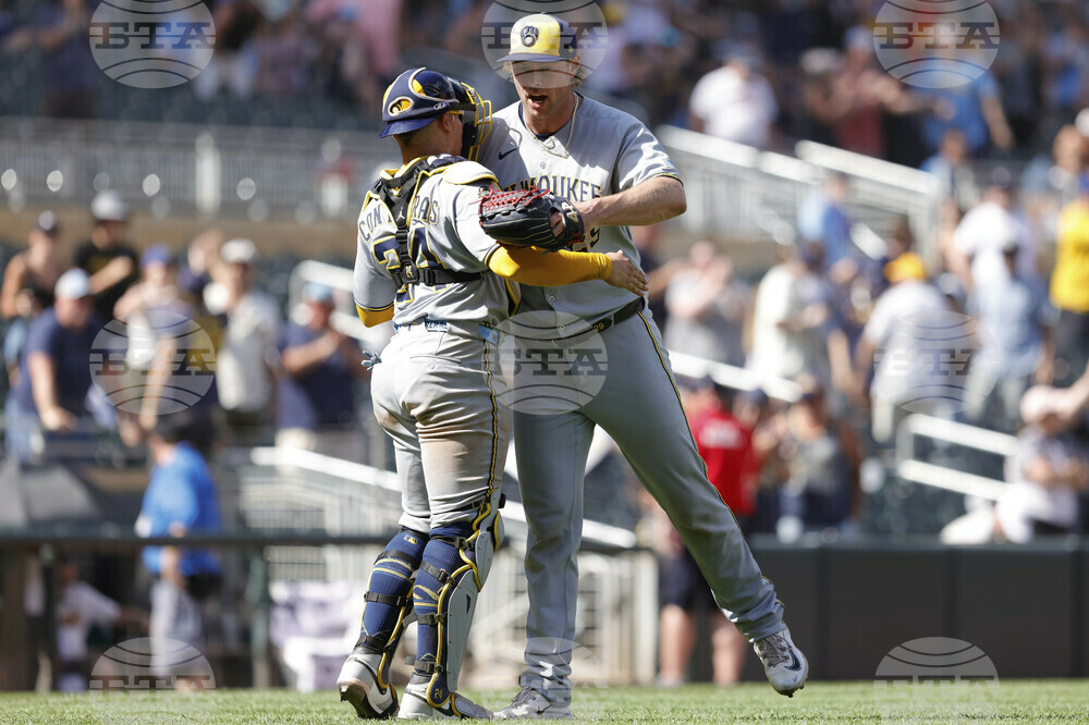 Brewers Twins Baseball
