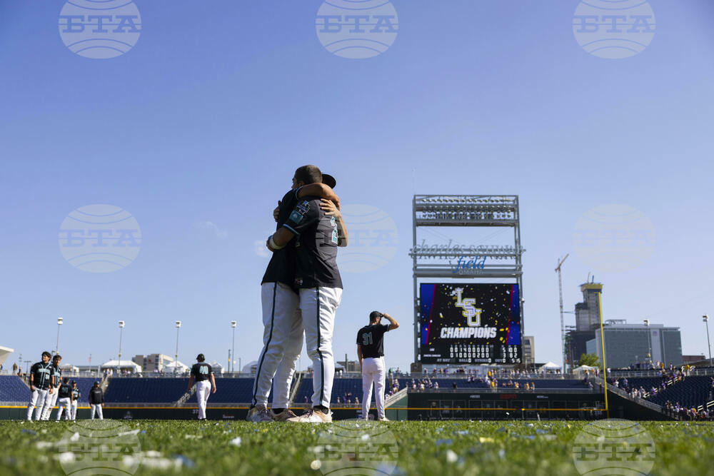 APTOPIX CWS Finals Baseball