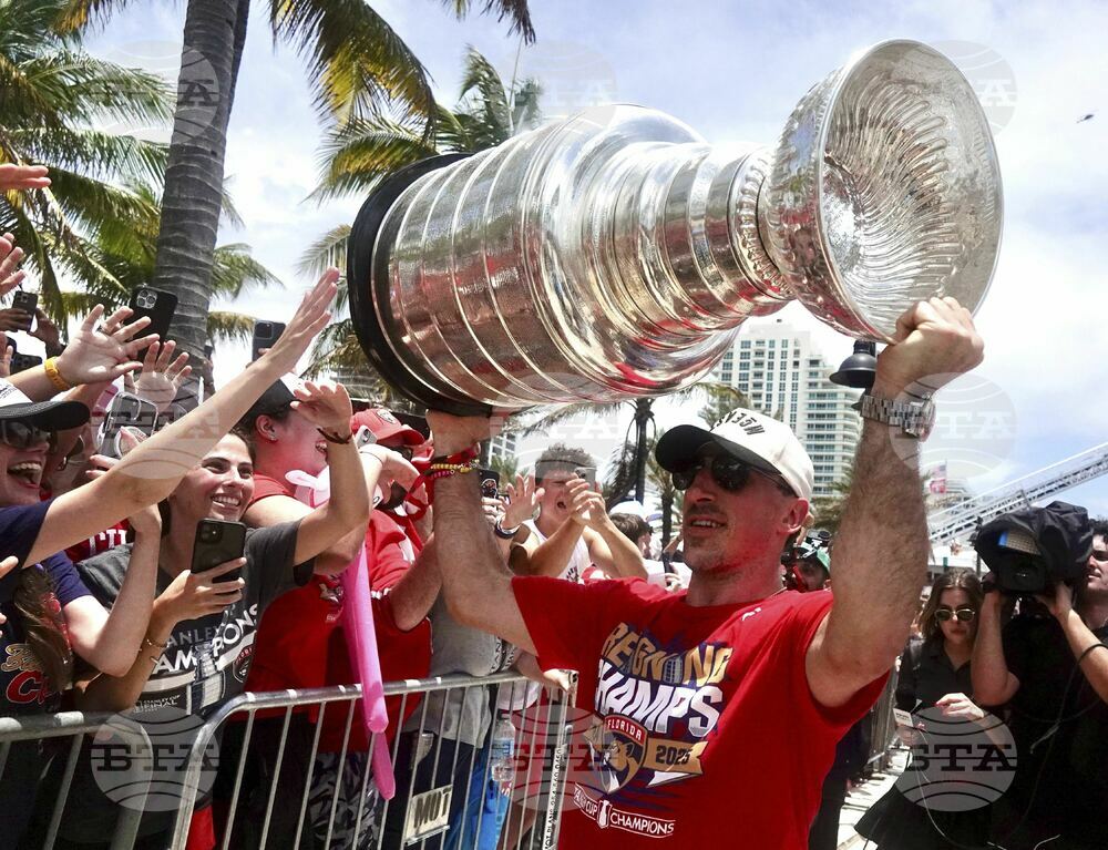 Champion Panthers Hockey