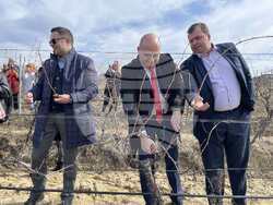 Министерство на туризма: Министър Илин Димитров връчи символично на кметовете на Мелник и Сандански първата табела за винена дестинация заедно с министрите на иновациите и растежа и на земеделието