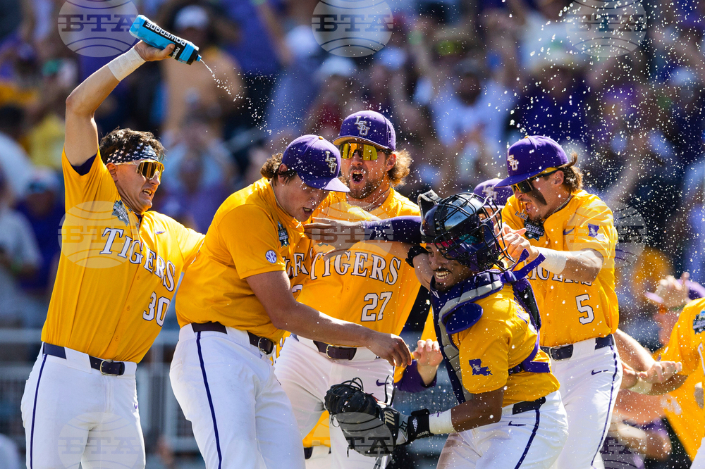 APTOPIX CWS Finals Baseball