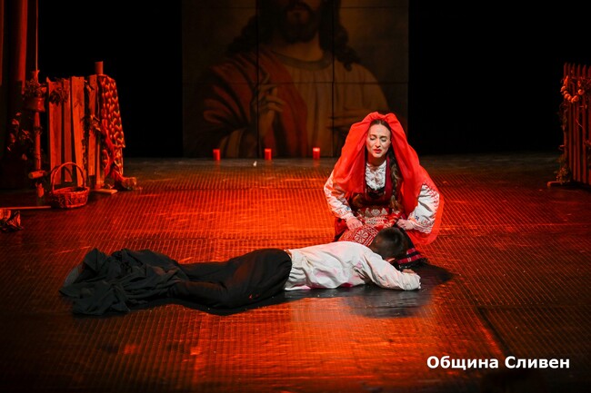 Община Сливен: Големият победител в VIII Национален театрален фестивал „Сцена под Сините камъни“ е варненската Арт група „Театрално забавление“