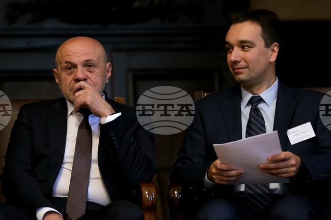 Убеден съм, че много от страховете за еврозоната ще изчезнат към март 2026 година, каза вицепремиерът Томислав Дончев в дискусия по темата