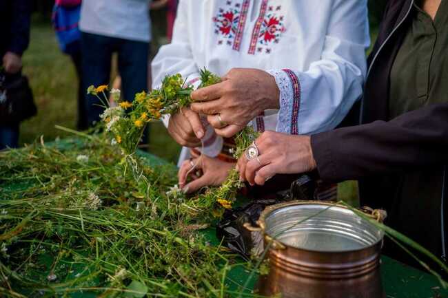 Фестивалът „Зелени слънца“, посветен на Еньовден, се отменя заради издирването на големия хищник в района на Шуменското плато