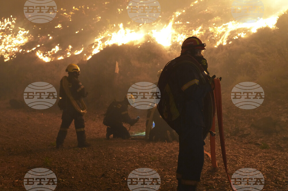 На гръцкия остров Хиос обявиха извънредно положение заради пожари
