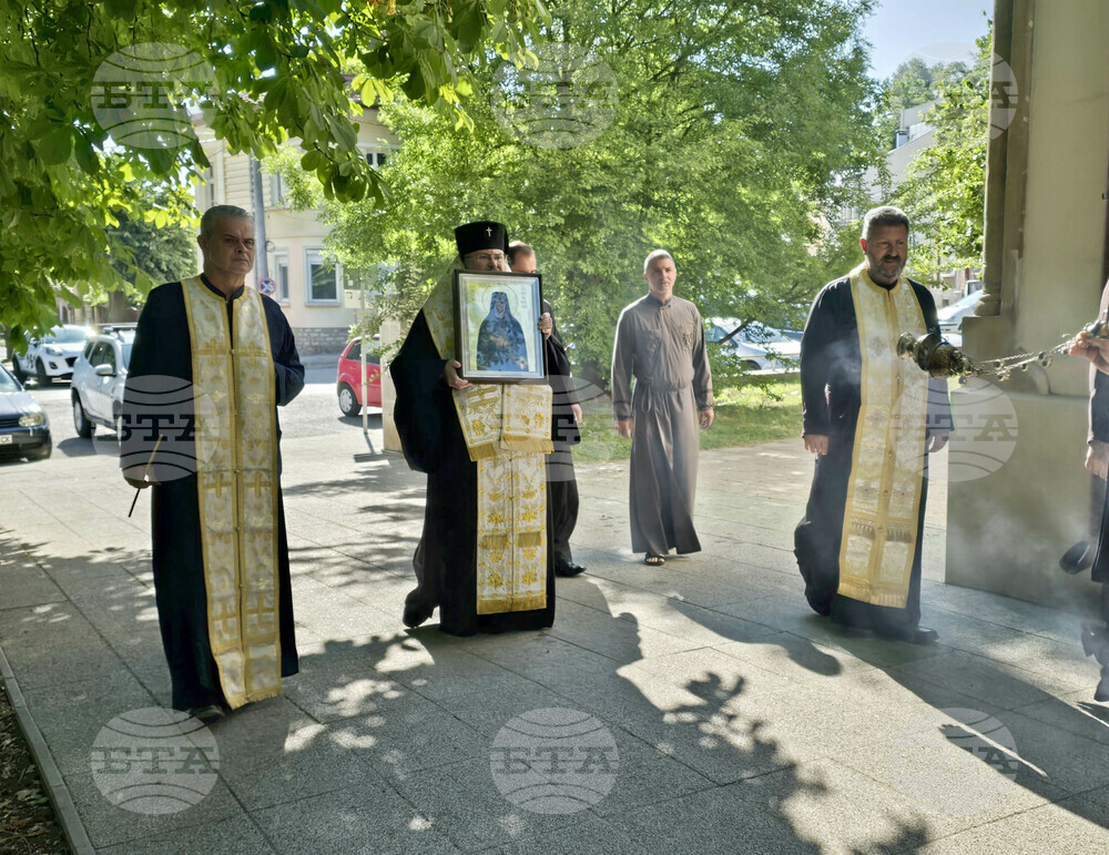 Laypeople Welcome Icon, Relics of Saint Nikephoros in Vratsa