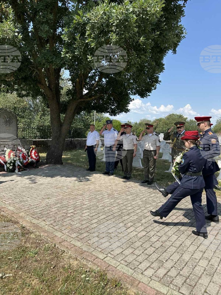Делегация от Министерството на отбраната поднесе венци на българското военно гробище край Ново село, Северна Македония