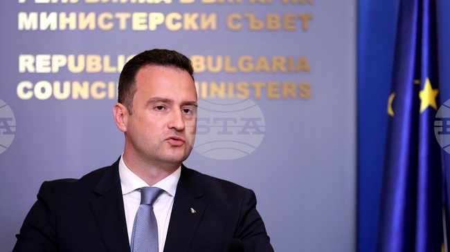 Bulgarian Fuel Supplies Stable, No Risk of Shortages, Says Energy Minister