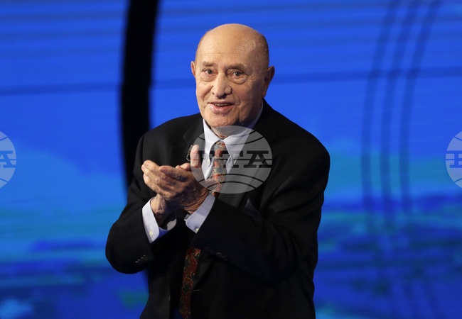 Италианският скулптор Арналдо Помодоро почина в навечерието на 99-ия си рожден ден