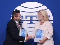 Национален пресклуб на БТА - София - Българска телеграфна агенция - Британско-българска търговска камара - договор - подписване