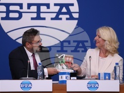 Национален пресклуб на БТА - София - Българска телеграфна агенция - Британско-българска търговска камара - договор - подписване