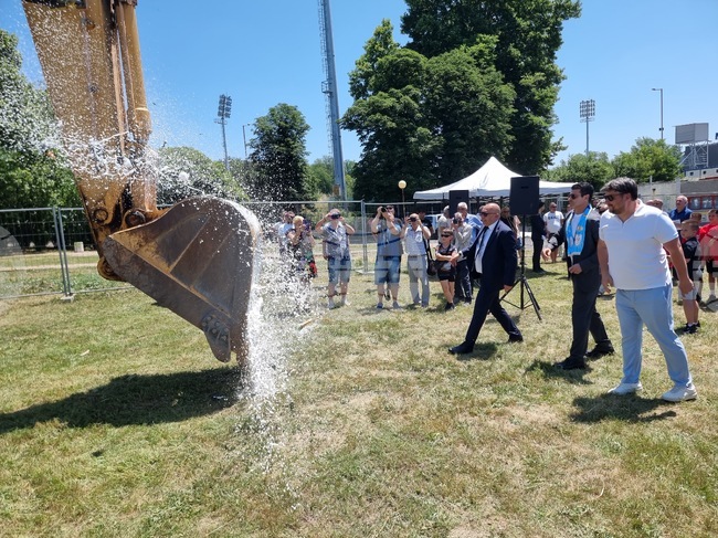 С официална първа копка започна изграждането на тренировъчен футболен терен за Арда Кърджали