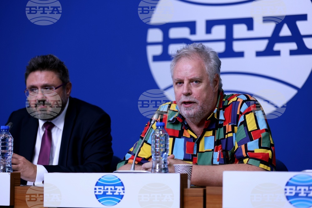 Национален пресклуб на БТА - София - Българска телеграфна агенция - Театрален колеж "Любен Гройс" - договор - подписване