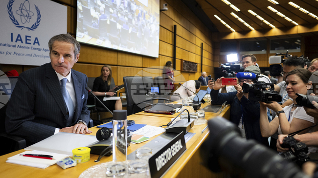 САЩ и трите европейски сили внесоха в МААЕ проекторезолюция, призоваваща Иран да се върне към сътрудничеството