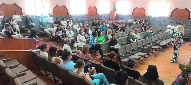 Кандидат-студенти положиха входен тест във филиала на Русенския университет в Тараклия