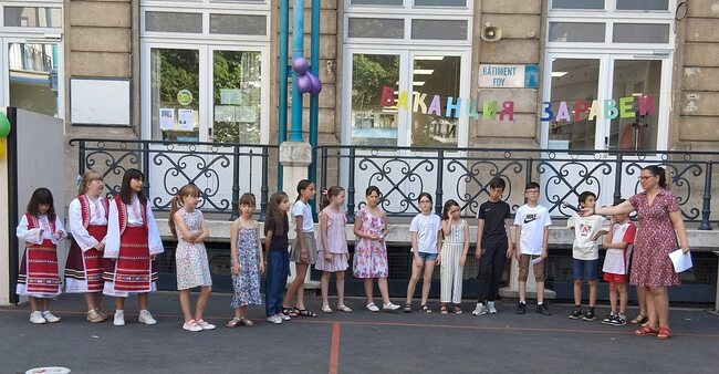 Със заключителен концерт „Здравей, ваканция“ бе отбелязан краят на учебната година в Българско училище „Паисий Хилендарски“ в Париж