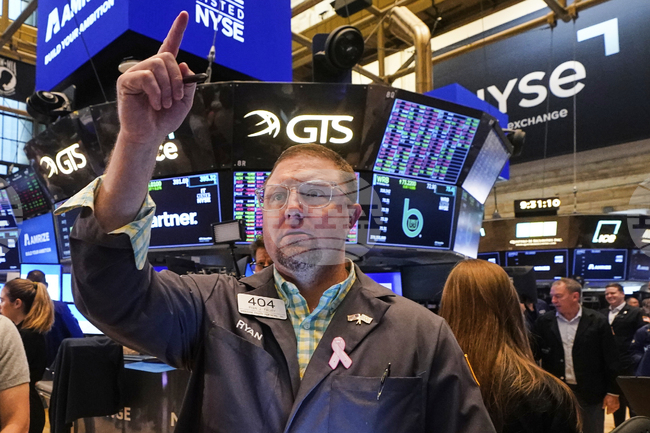 Два от водещите индекси на Уолстрийт започнаха на рекордни нива днешната търговска седмица