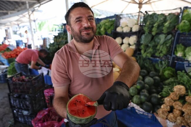 Пазарът „Инджесу“ в турската столица Анкара – свежест, традиция и вкус под открито небе