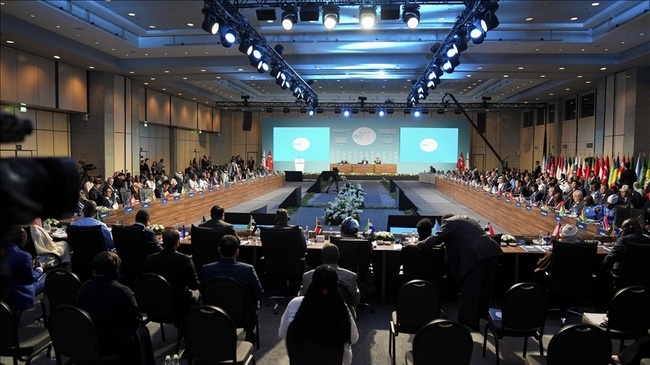 АА: Турция подписа споразумение за откриване на представителство на Агенцията на ООН за палестинските бежанци