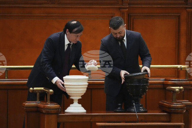 Румънският парламент одобри ново правителство начело с Илие Боложан