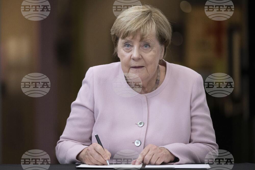 Бившият германски канцлер Ангела Меркел се срещна с унгарския премиер Виктор Орбан в Будапеща 