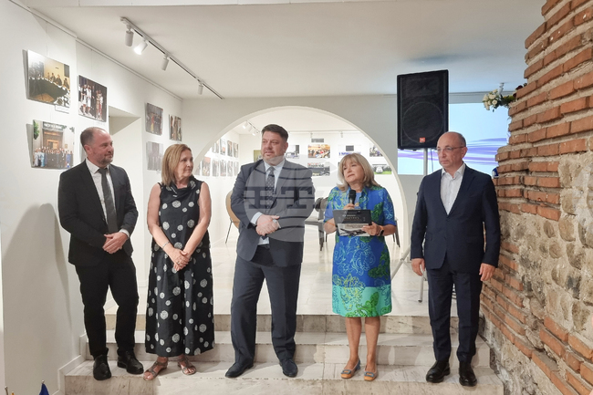 С фотоизложба и емитиране на пощенска марка бяха отбелязани 25 години държавна служба в съвременна България