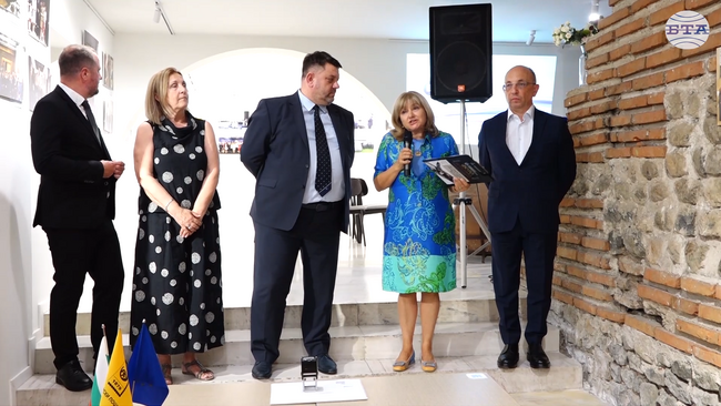 С фотоизложба и емитиране на пощенска марка бяха отбелязани 25 години държавна служба в съвременна България