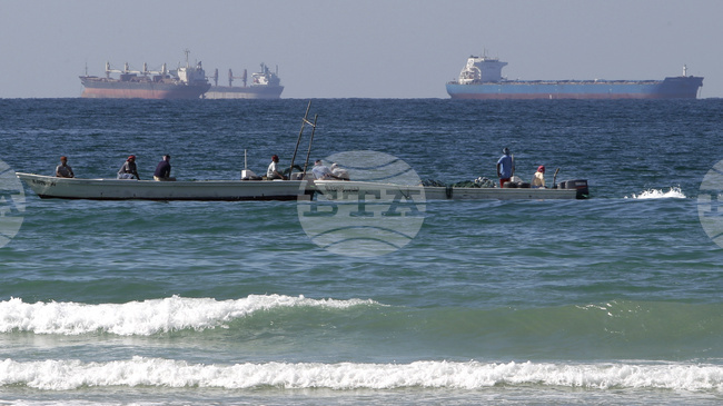 Цените на петрола скочиха с над 5 на сто след заплахите на Тръмп към Иран 