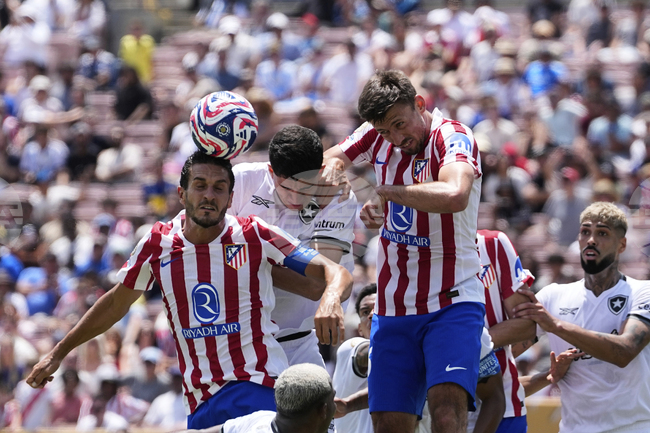 Атлетико Мадрид надделя над Райо Валекано след хеттрик на Хулиан Алварес