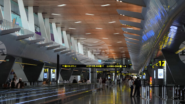 Акциите в компаниите от туристическия сектор се сринаха, след като конфликтът между САЩ и Иран наруши въздушния трафик