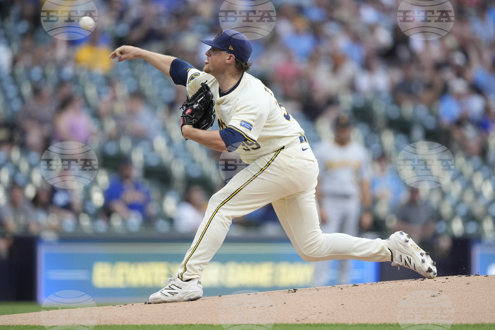 Pirates Brewers Baseball