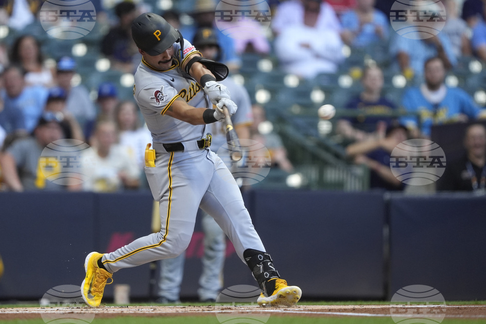 Pirates Brewers Baseball