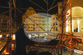 Румъния - Спектакъл с акробатика и светлини събра хиляди на площад "Унири" в Тимишоара, Снимка/ MIHAITOTH@2023