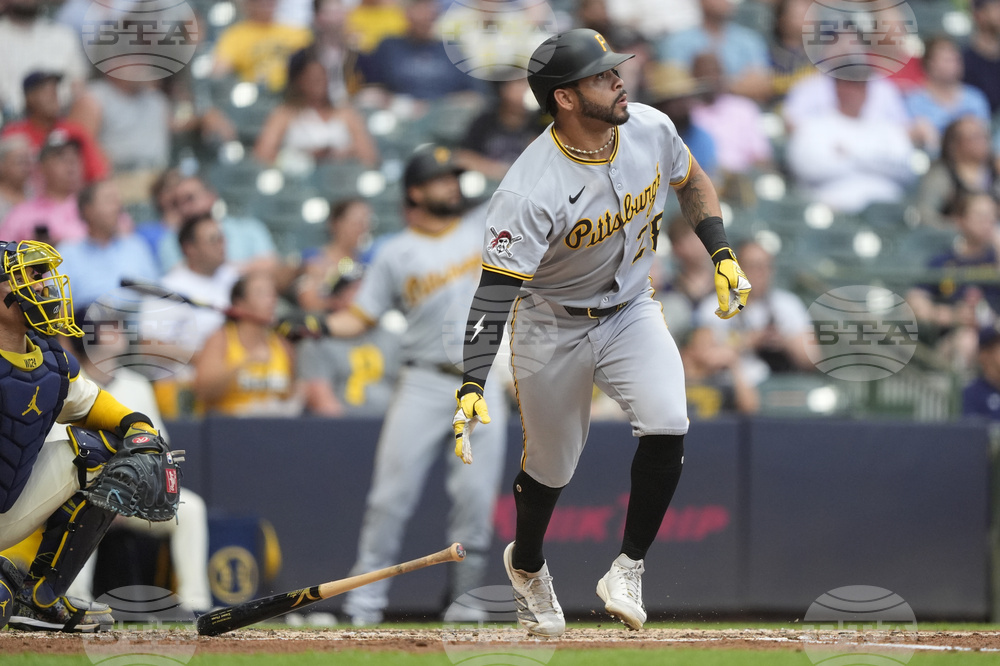 Pirates Brewers Baseball