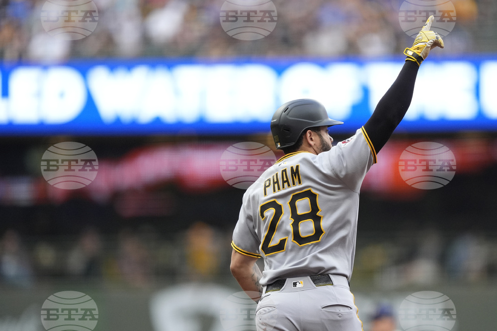 Pirates Brewers Baseball