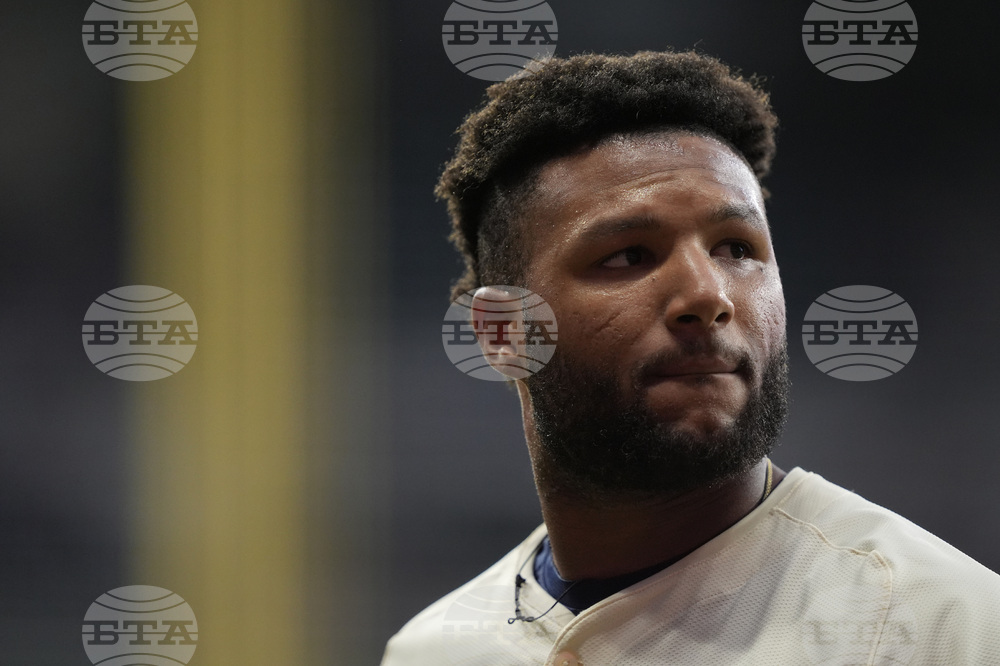 Pirates Brewers Baseball