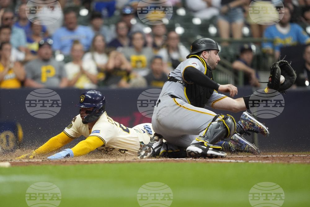 Pirates Brewers Baseball