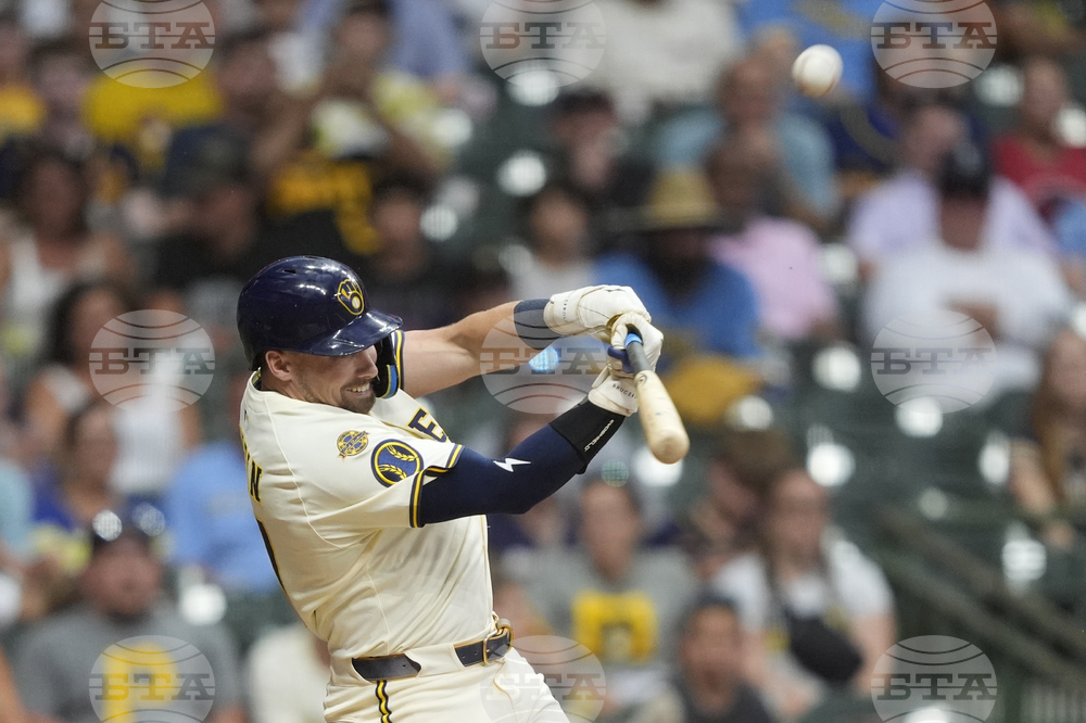 Pirates Brewers Baseball