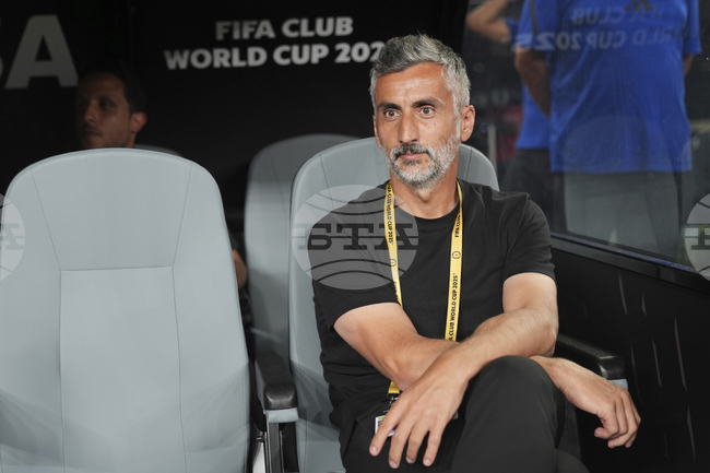 Египетският Ал-Ахли прекрати договора на старши треньора Ривейро след само седем мача