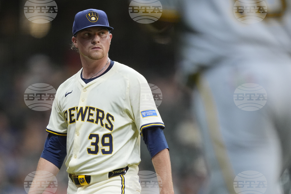Pirates Brewers Baseball