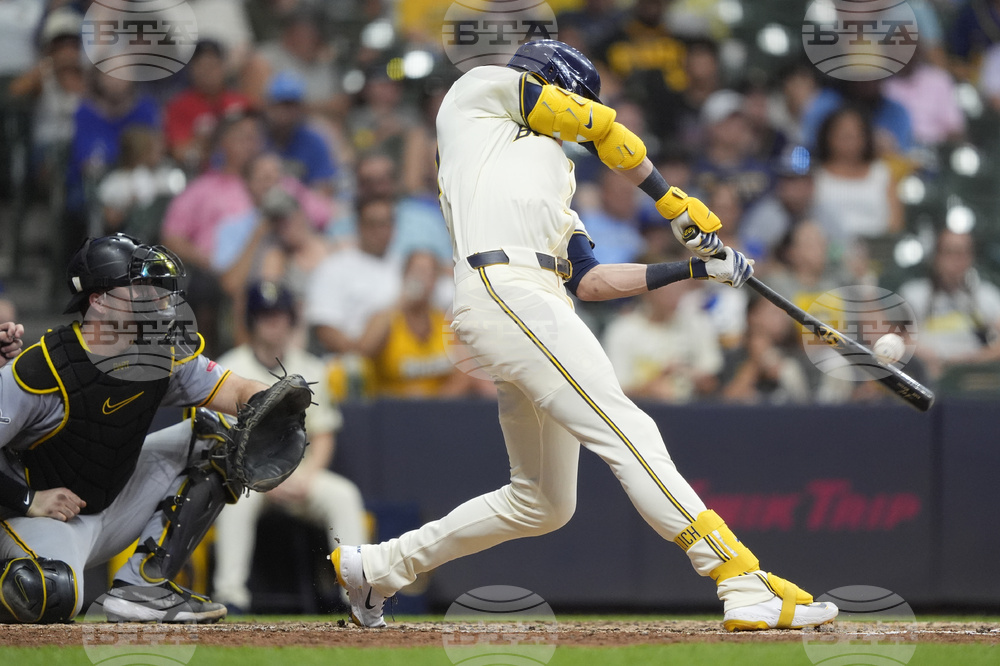 Pirates Brewers Baseball