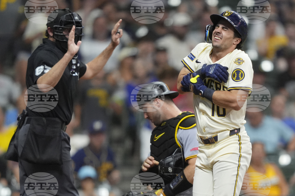 Pirates Brewers Baseball