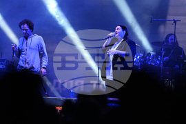 Румъния - Спектакъл с акробатика и светлини събра хиляди на площад "Унири" в Тимишоара, Снимка/ MIHAITOTH@2023