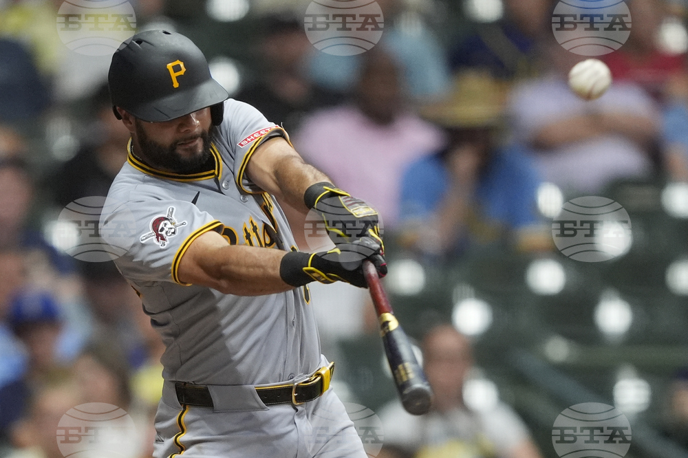 Pirates Brewers Baseball