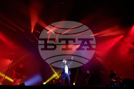 Румъния - Спектакъл с акробатика и светлини събра хиляди на площад "Унири" в Тимишоара, Снимка/ MIHAITOTH@2023