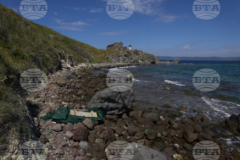 Трима мигранти загинаха след преобръщане на лодка в Егейско море близо до турския бряг