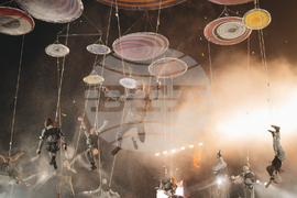 Румъния - Спектакъл с акробатика и светлини събра хиляди на площад "Унири" в Тимишоара, Снимка/ MIHAITOTH@2023