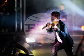 Румъния - Спектакъл с акробатика и светлини събра хиляди на площад "Унири" в Тимишоара, Снимка/ MIHAITOTH@2023