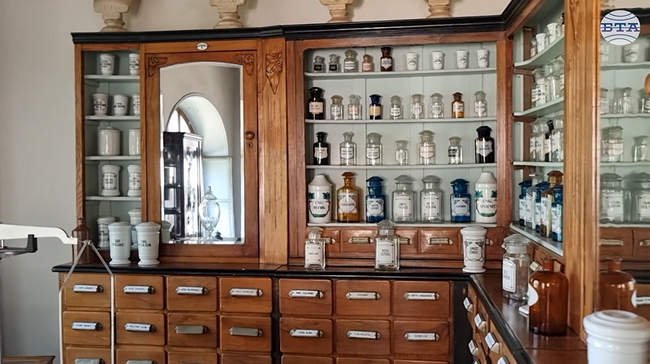 Лечителите по нашите земи са познавали свойствата на билките, но са разчитали също на прилепи и магарешки опашки