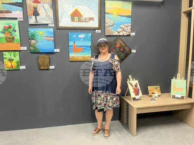 В Исторически музей-Петрич беше открита изложбата "Превъплъщенията в едно изкуство" на Анка Михова